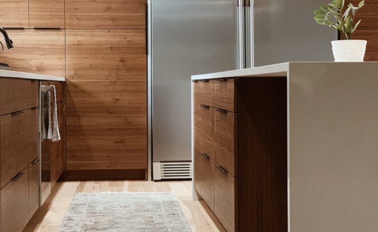 ServicesPage-CabinetRefinishing-_2.jpg